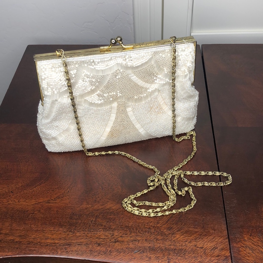 La Regal Beaded Ivory Bag.